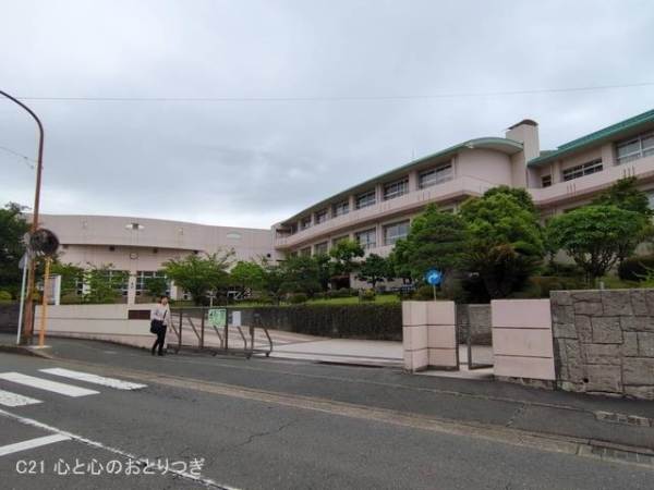 藤沢市弥勒寺４丁目の土地(藤沢市立藤ヶ岡中学校)