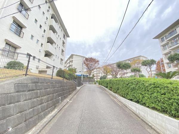 左近山団地４　１６号棟