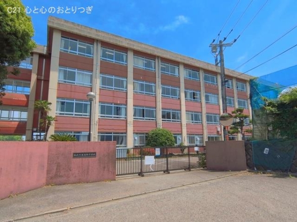 藤沢市高倉の中古一戸建て(藤沢市立高倉中学校)