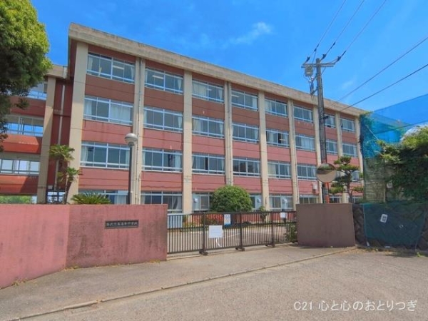 藤沢市高倉　新築戸建　全2棟　1号棟(藤沢市立高倉中学校)