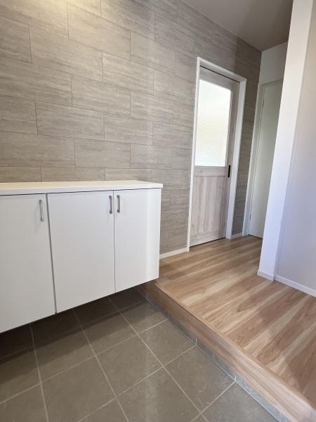 福岡市東区名島4丁目の新築一戸建(玄関)