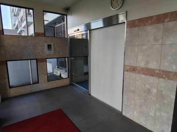 レークヒルズ野多目1番館B(エントランス)