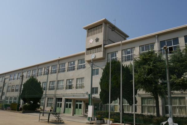 飯塚市綱分の土地(飯塚市立庄内小学校)