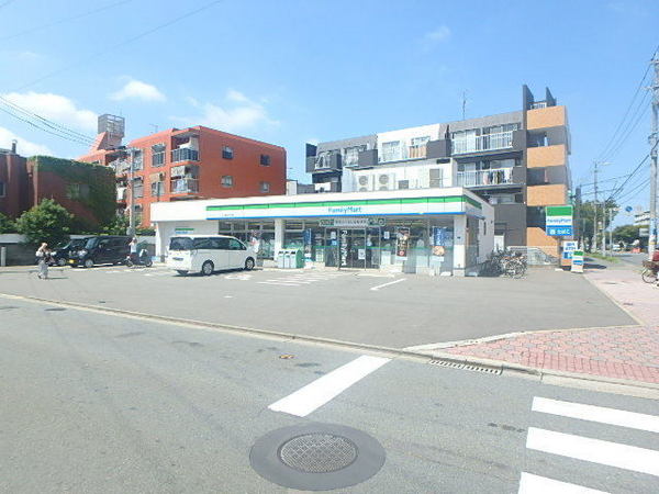 フィオレ井尻(ファミリーマート福岡井尻六ツ角店)