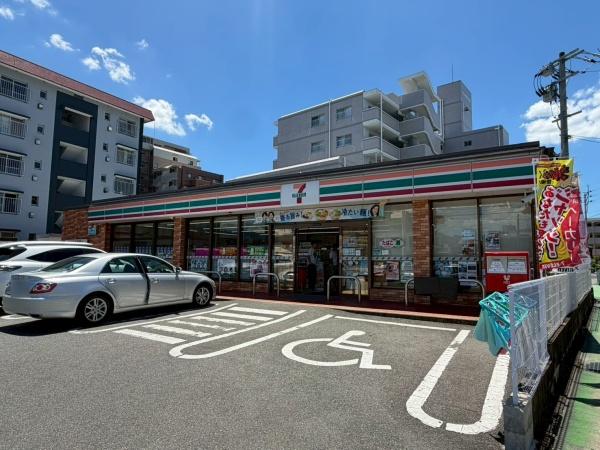 ファミール南福岡(セブンイレブン博多三筑2丁目店)