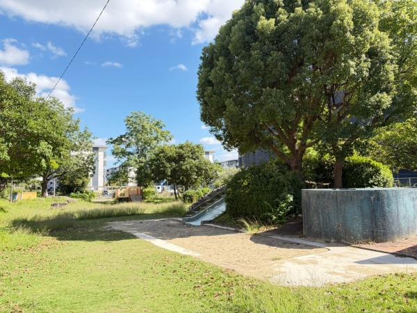 奈多団地３７号棟(奈多西公園)