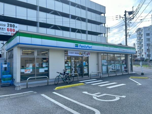 リーベスト南福岡(ファミリーマート南福岡元町2丁目店)