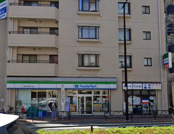 テラス下目黒(ファミリーマート伊豆屋下目黒三丁目店)