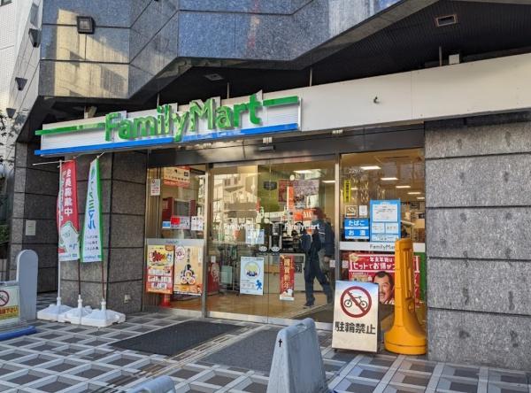 ウィンコート神楽坂(ファミリーマート早稲田駅前店)