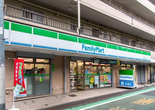 西戸山タワーホウムズセントラルタワー(ファミリーマート新宿大久保二丁目店)