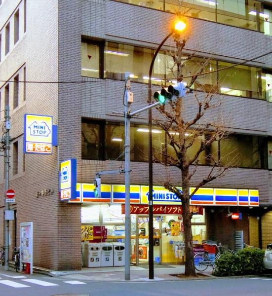 ヴァースクレイシアIDZ千代田岩本町(ミニストップ岩本町2丁目店)