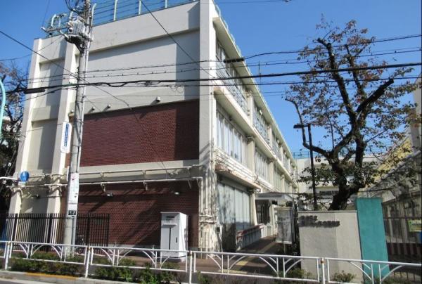 パークハウス広尾(渋谷区立臨川みんなの図書館)