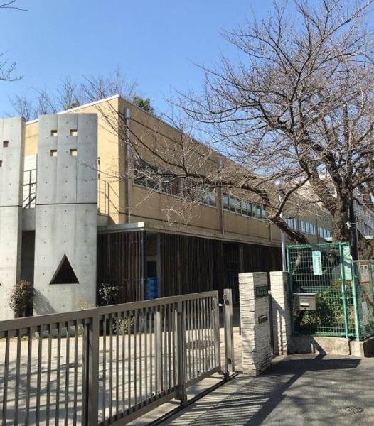 世田谷区喜多見６丁目の中古一戸建て(世田谷区立砧中学校)