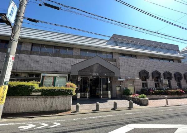 ランドステージ祐天寺(目黒区立守屋図書館)