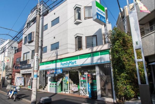 世田谷区上北沢3丁目の中古一戸建て(ファミリーマート上北沢駅前南口店)