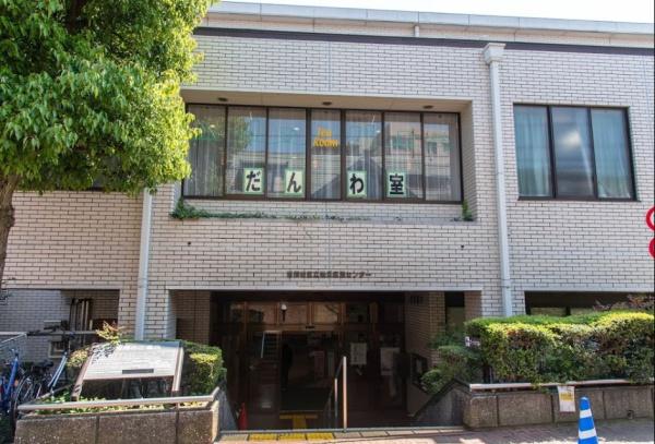世田谷区砧1丁目の新築一戸建(世田谷区立桜丘図書館)