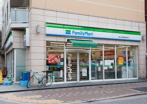 麻布十番ハウス(ファミリーマート麻布十番商店街通り店)