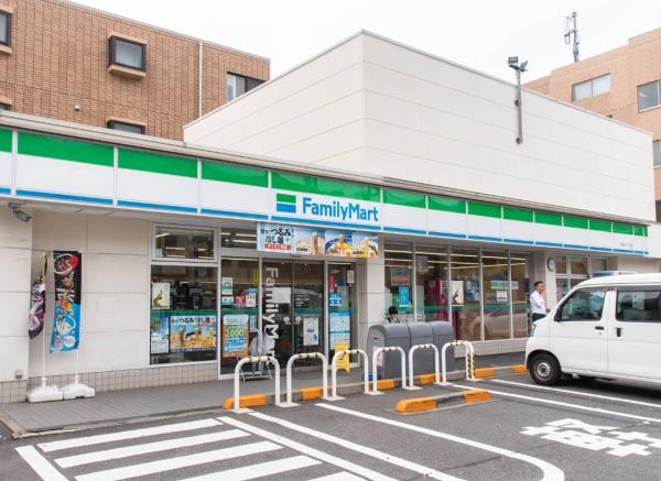 パレ・ソレイユ世田谷二丁目(ファミリーマート世田谷二丁目店)