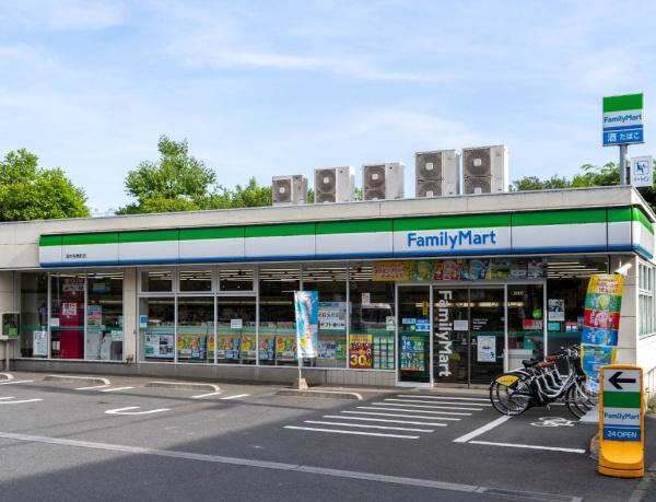 シャトラン調布(ファミリーマート深大寺南町店)