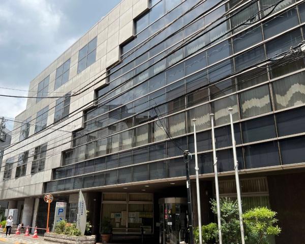 ライオンズヴィアーレ三鷹さくら通り(三鷹市立三鷹駅前図書館)