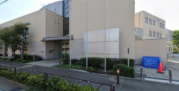 世田谷区岡本３丁目の新築一戸建(世田谷区立鎌田図書館)