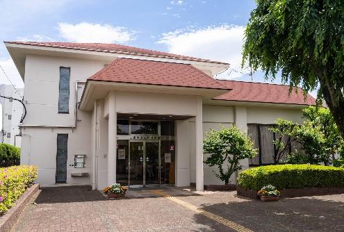 三鷹市野崎4丁目の新築一戸建(三鷹市立西部図書館)