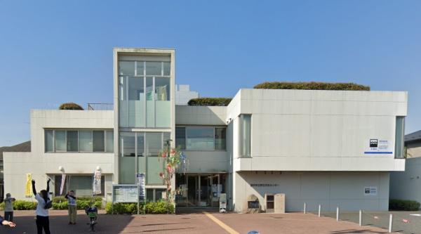 コスモザパークス調布多摩川(府中市立押立図書館)