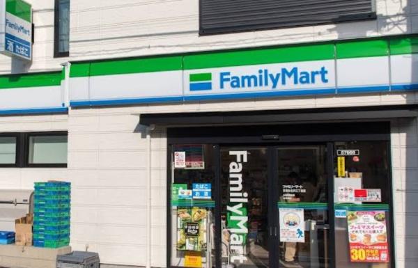 世田谷区北沢３丁目の中古一戸建て(ファミリーマート世田谷北沢三丁目店)