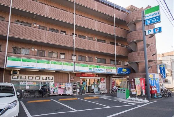 グリュック8二子玉川イーストウィング(ファミリーマート世田谷鎌田三丁目店)