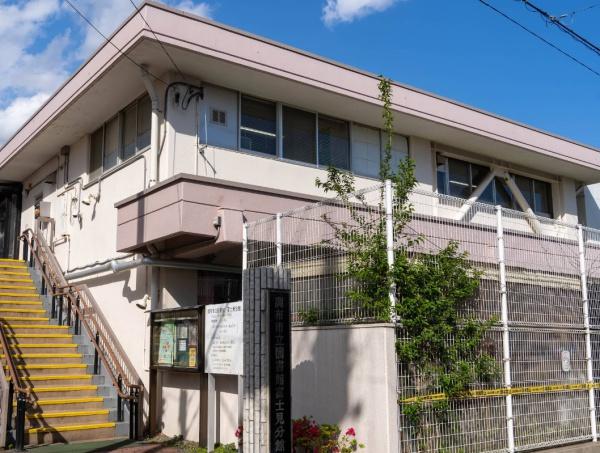 アトラス調布Ｂ棟(調布市立図書館富士見分館)