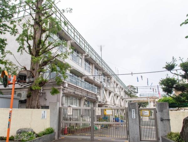 世田谷区桜１丁目の中古一戸建て(世田谷区立世田谷小学校)
