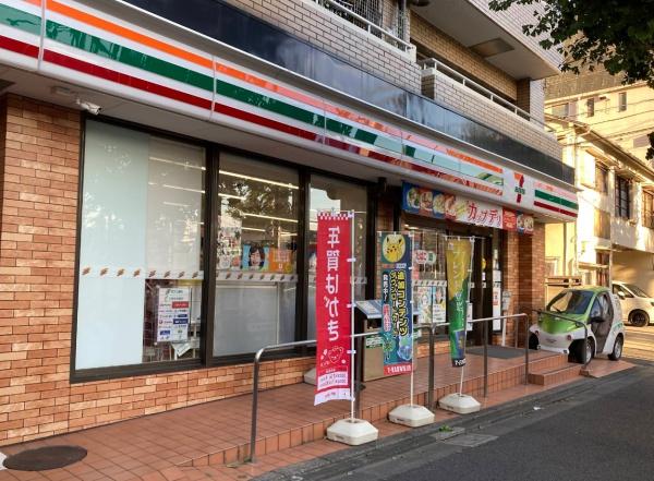 小石川ザ・レジデンスイーストスクエア(セブンイレブン文京植物園前店)