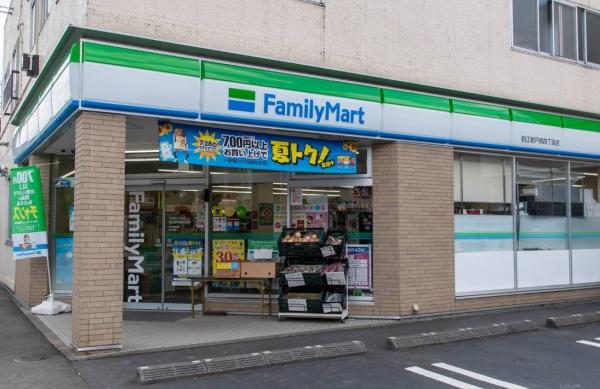 レジデンシャルフラッツ喜多見(ファミリーマート狛江岩戸南四丁目店)