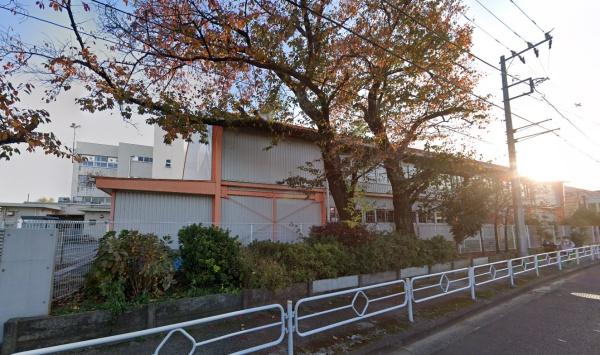 レジデンシャルフラッツ喜多見(狛江市立狛江第六小学校)
