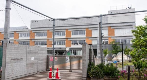 世田谷区梅丘2丁目の中古一戸建て(世田谷区立城山小学校)