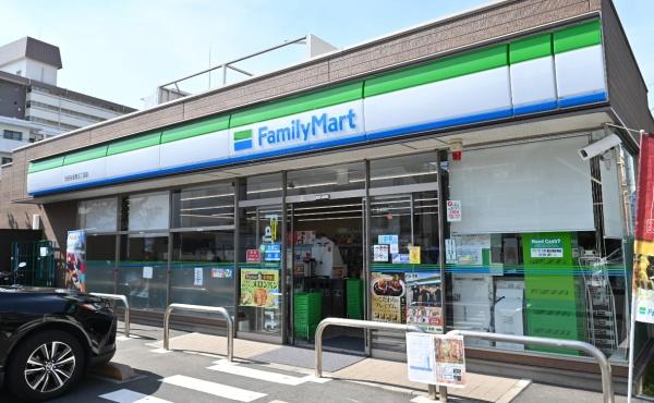 ラ・コルダ弦巻フォレストコート(ファミリーマート世田谷弦巻五丁目店)