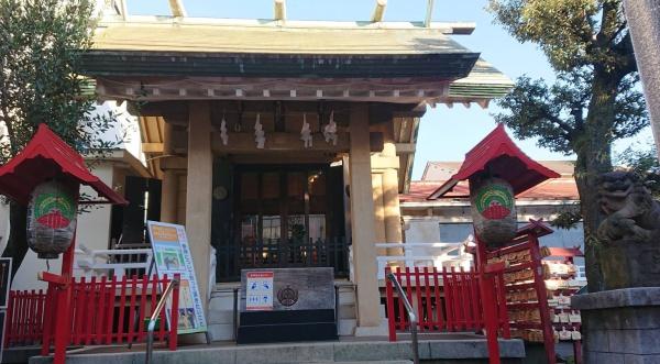 アゼリアコート（新大久保）(皆中稲荷神社)