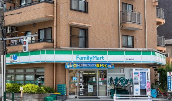 ライオンズマンション喜多見(ファミリーマート狛江東和泉店)