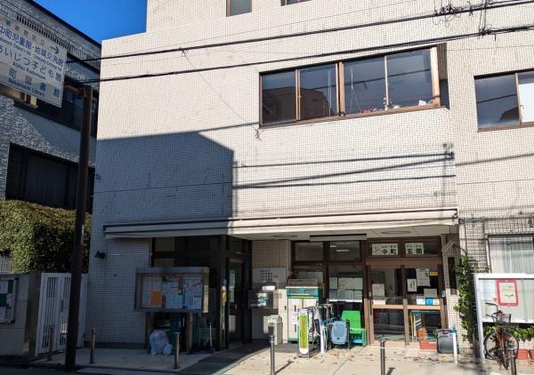 ブランズ神楽坂(新宿区立中町図書館)