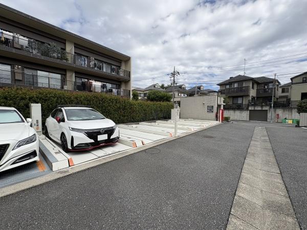 グランシュテル杉並善福寺公園(駐車場)