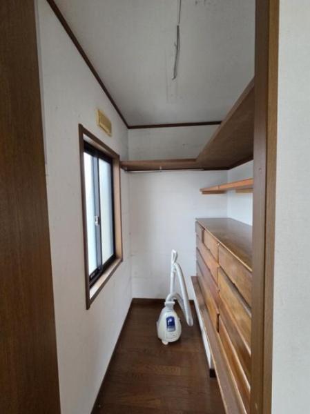 三鷹市中原3丁目の中古一戸建て(収納)