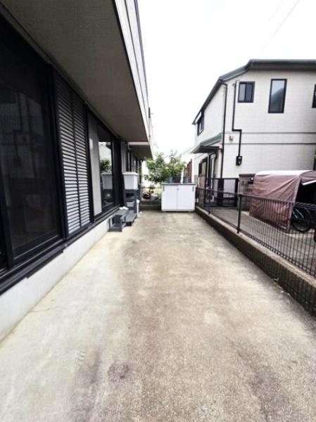 三鷹市中原3丁目の中古一戸建て(駐車場)