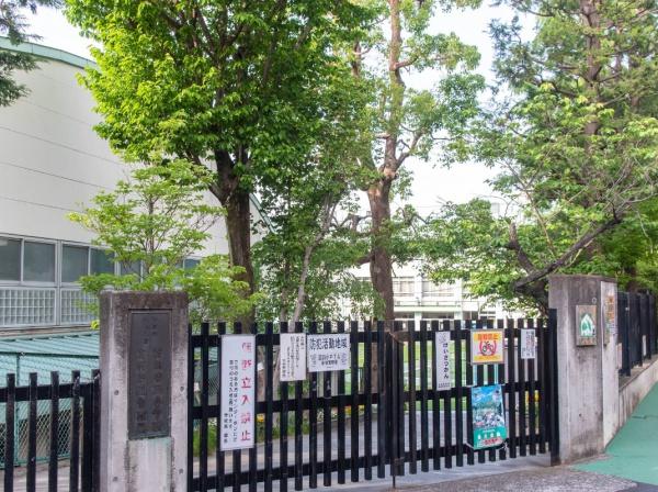 ロイヤルシーズン新宿柏木(新宿区立淀橋第四小学校)