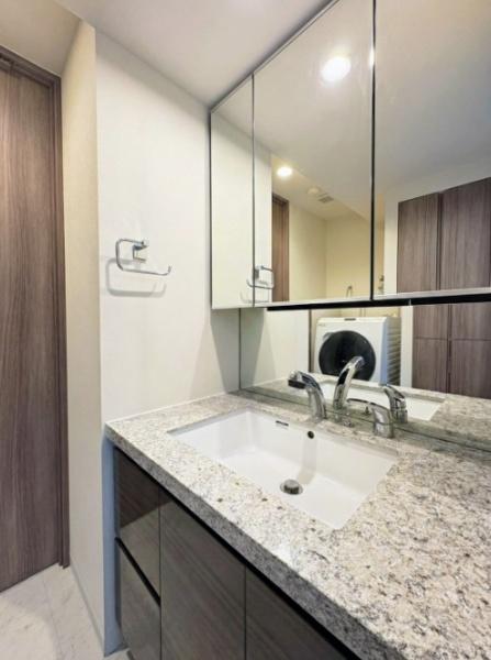 プレシス三軒茶屋