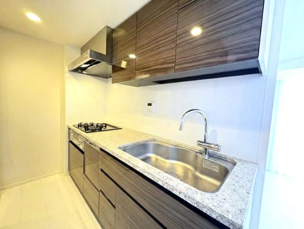 プレシス三軒茶屋