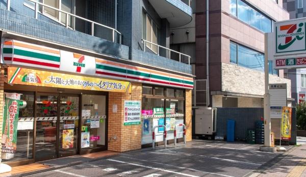 高田馬場パーク・ホームズ(セブンイレブン高田馬場小滝橋店)