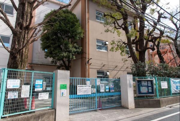 ライオンズヴィアーレ浜田山(杉並区立浜田山小学校)