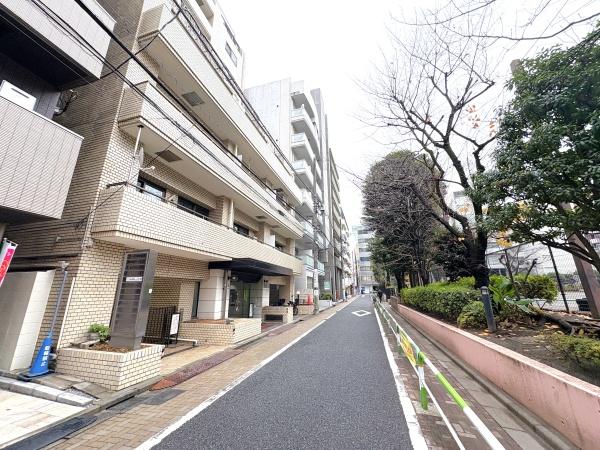 グローイン新宿御苑