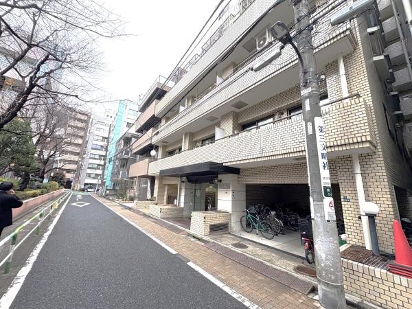 グローイン新宿御苑
