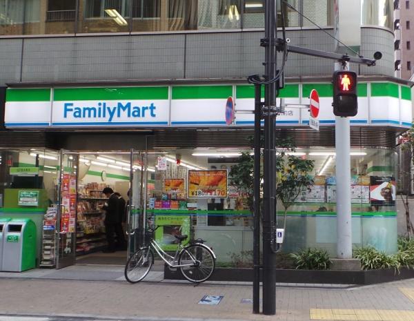 ワールドタワーレジデンス(ファミリーマート浜松町駅前店)